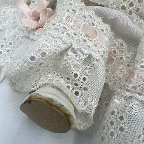 Victoria Ashlea Originals Global Art Porcelain Musical Doll 1983s Box, Tags - Picture 4 of 14